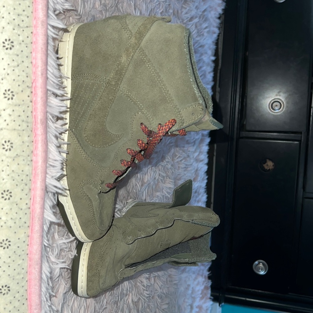 Green high top nikes